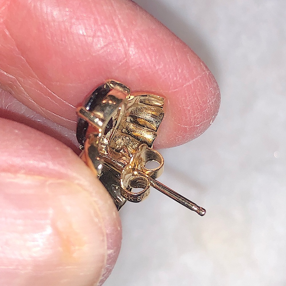 14k yellow gold garnet earrings - Picture 4 of 11